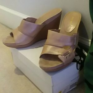 Nine West Taupe wedges 10.5 never worn outside